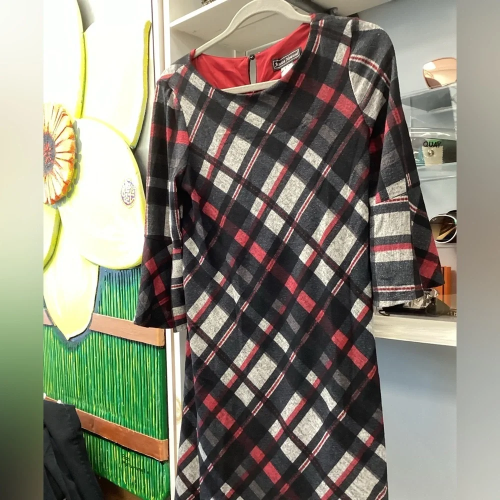 Jessica Howard Black and Red A-line Dress with 3/4 Bell Sleeves  Size PM